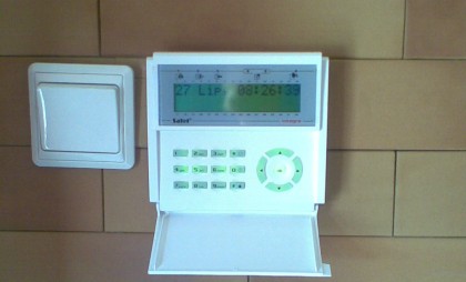 Manipulator LCD montaż alarmu Gliwice